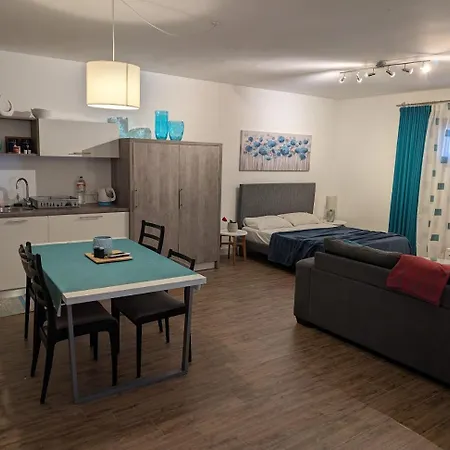 Cozy In The Heart Of Apartman